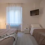 Vailati 8 - Ampio Bilocale & Giardino - Italywego Appartement *