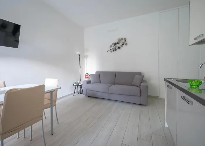 Vailati 8 - Ampio Bilocale & Giardino - Italywego Appartement